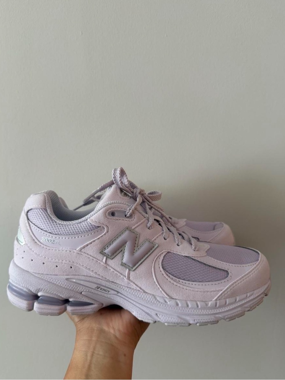 💜New Balance~2002r in light purple SIZE 6.5